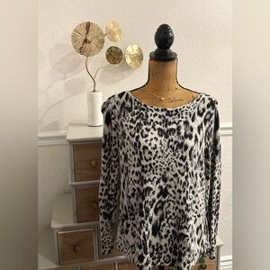 Chico's Animal Print Bateau Neck Pullover Sweater Blouse Size 2 = Large
